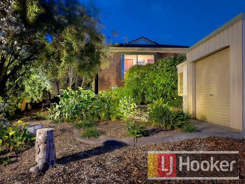 52 Lawrence Drive, Berwick VIC 3806