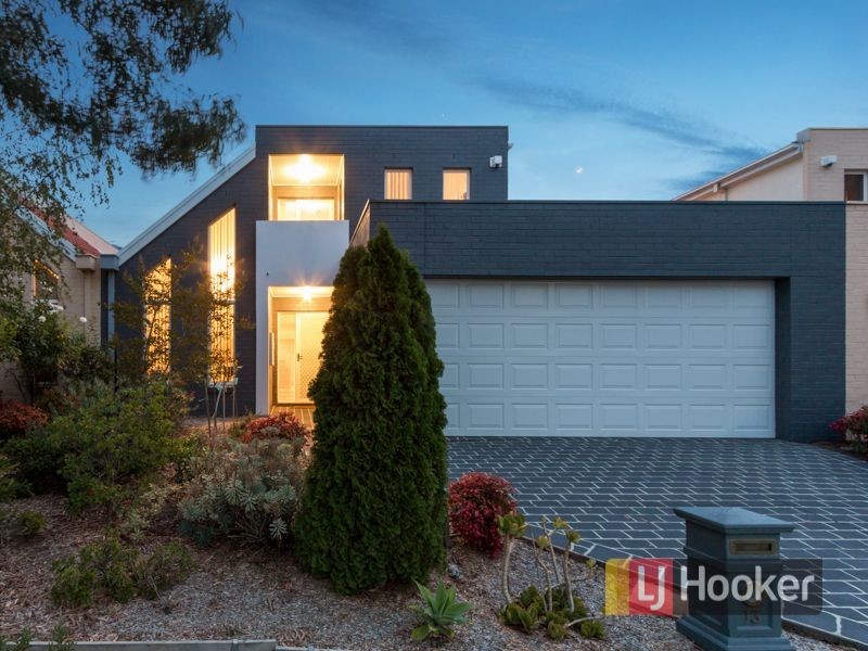 13 Jamieson Way, Berwick VIC 3806