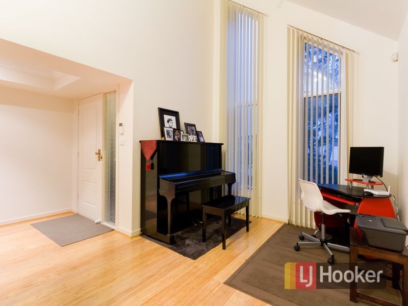 13 Jamieson Way, Berwick VIC 3806