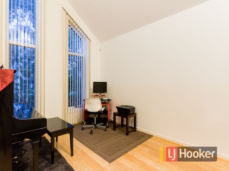 13 Jamieson Way, Berwick VIC 3806