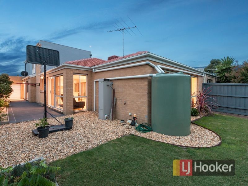 13 Jamieson Way, Berwick VIC 3806