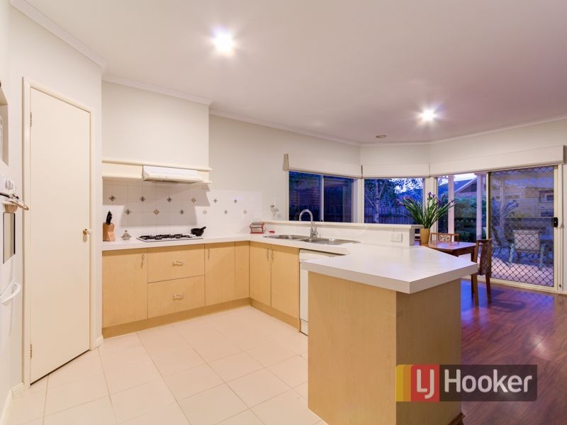 14 Margie Square, Narre Warren South VIC 3805