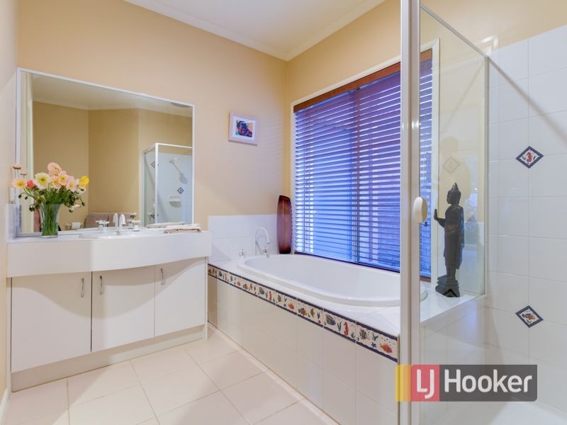 14 Margie Square, Narre Warren South VIC 3805