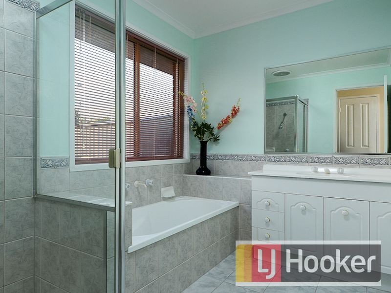 1 Sharpe Court, Berwick VIC 3806