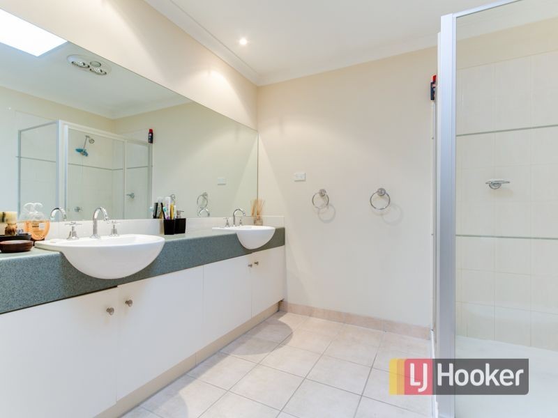 82 Fieldstone Boulevard, Beaconsfield VIC 3807