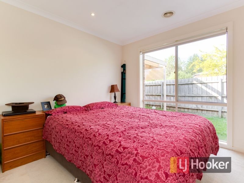 82 Fieldstone Boulevard, Beaconsfield VIC 3807