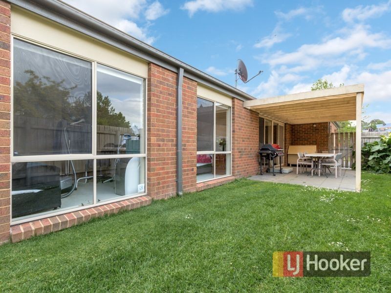 82 Fieldstone Boulevard, Beaconsfield VIC 3807