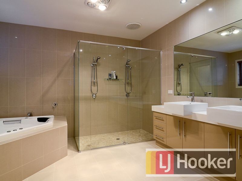 33 Beauford Avenue, Narre Warren South VIC 3805