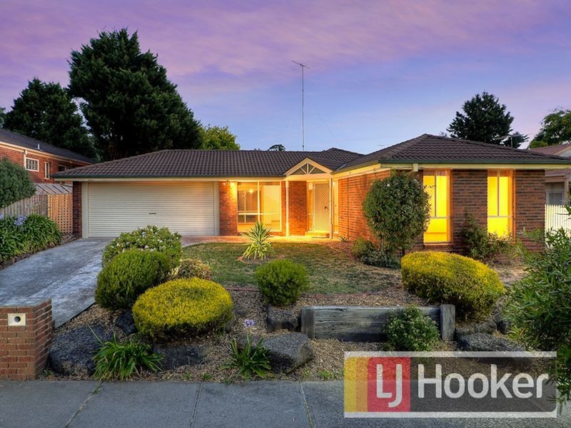 72 Avebury Drive, Berwick VIC 3806