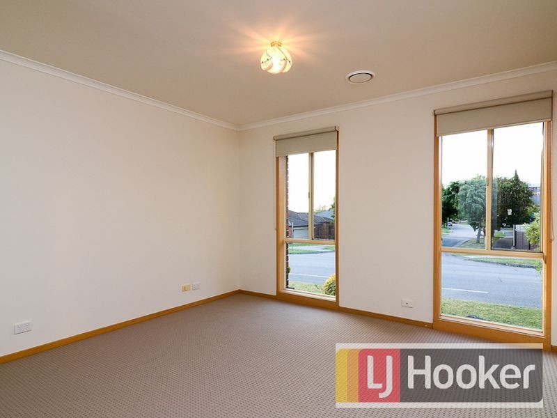 72 Avebury Drive, Berwick VIC 3806