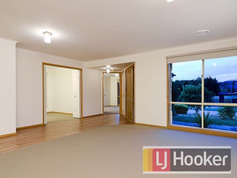 72 Avebury Drive, Berwick VIC 3806