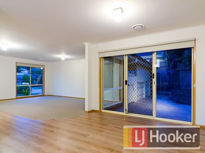 72 Avebury Drive, Berwick VIC 3806