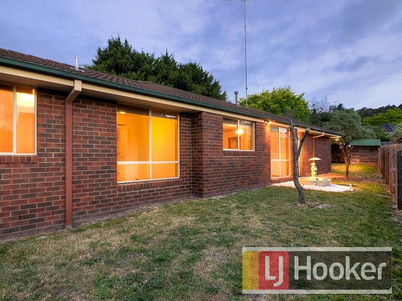 72 Avebury Drive, Berwick VIC 3806