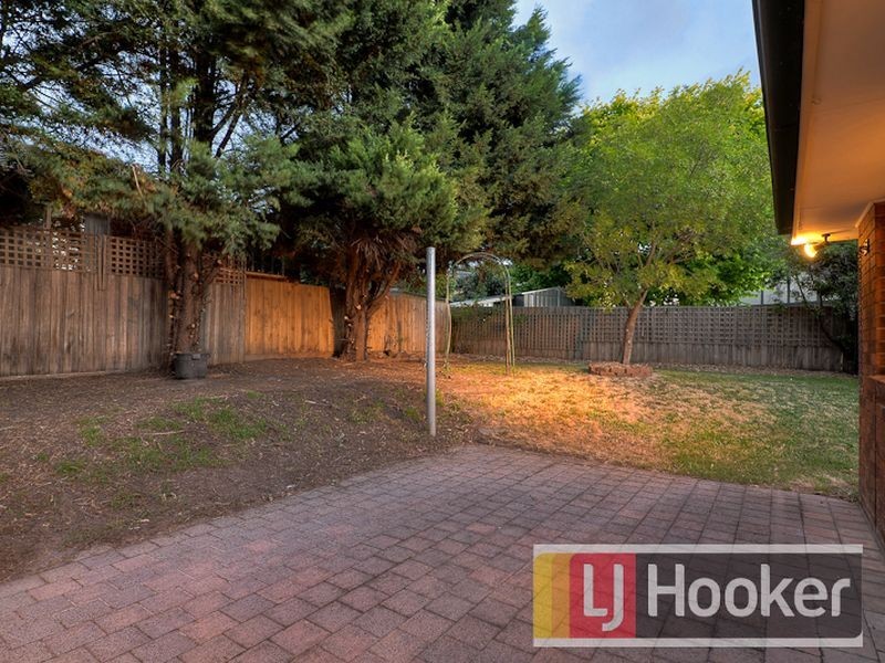72 Avebury Drive, Berwick VIC 3806