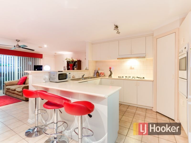 53 Bemersyde Drive, Berwick VIC 3806