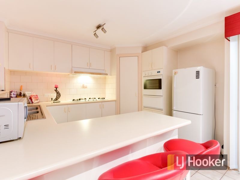 53 Bemersyde Drive, Berwick VIC 3806