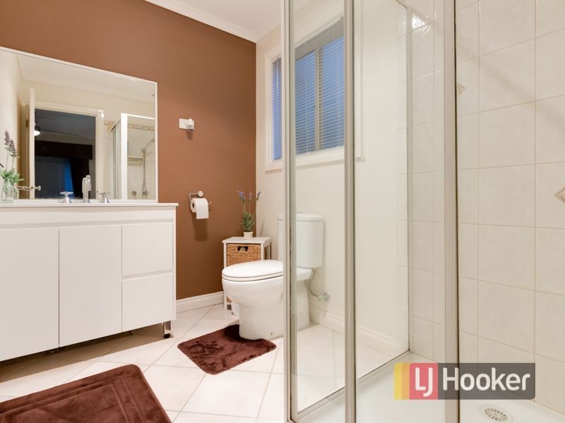 53 Bemersyde Drive, Berwick VIC 3806