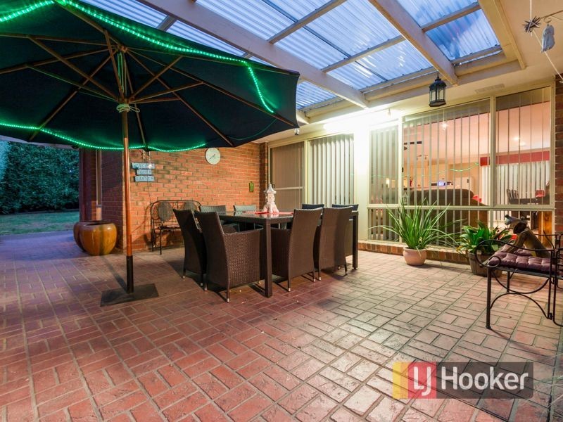53 Bemersyde Drive, Berwick VIC 3806