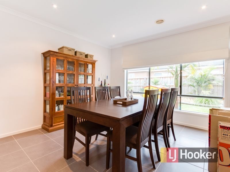 10 Honey Court, Berwick VIC 3806
