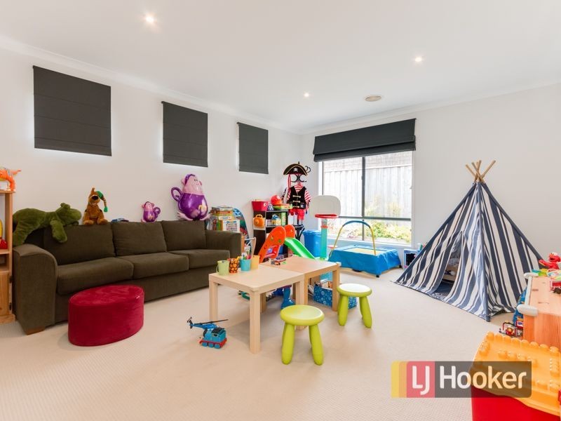 10 Honey Court, Berwick VIC 3806