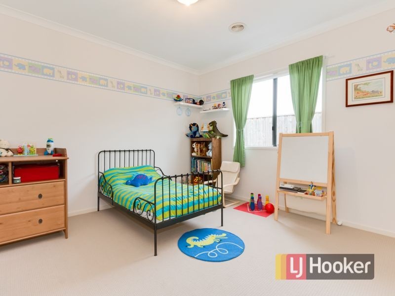 10 Honey Court, Berwick VIC 3806