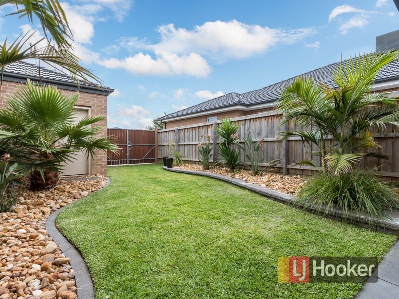 10 Honey Court, Berwick VIC 3806