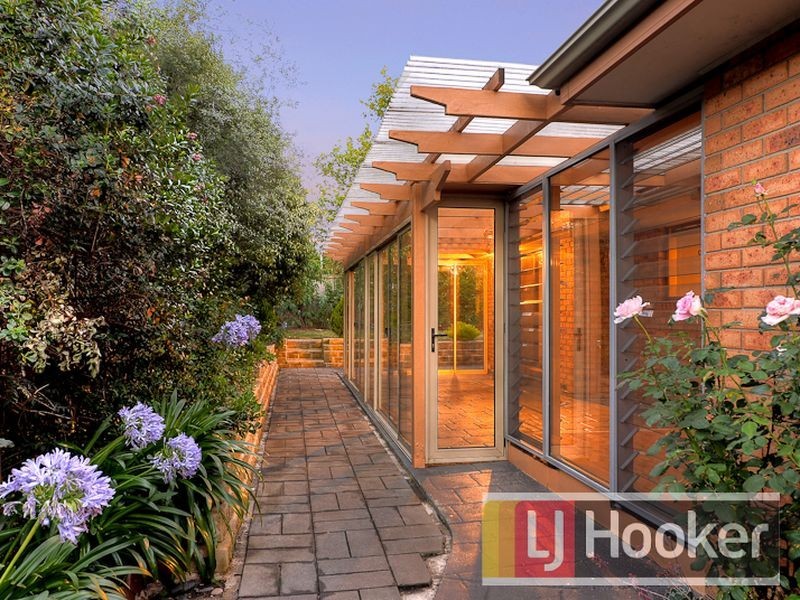 6 Stringybark Court, Berwick VIC 3806