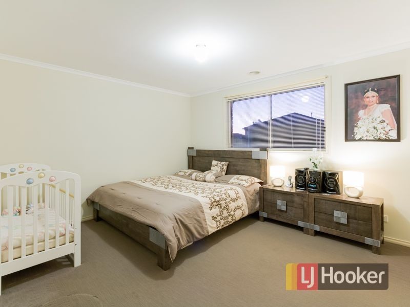76 Thunderbolt Drive, Cranbourne East VIC 3977