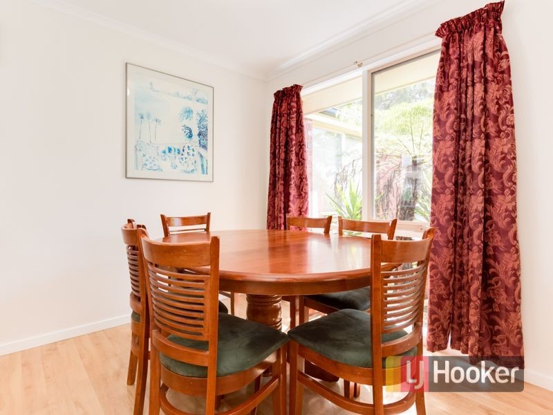 11 Sharpe Court, Berwick VIC 3806