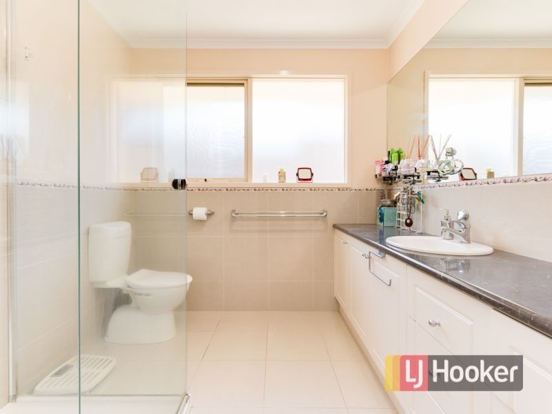 11 Sharpe Court, Berwick VIC 3806