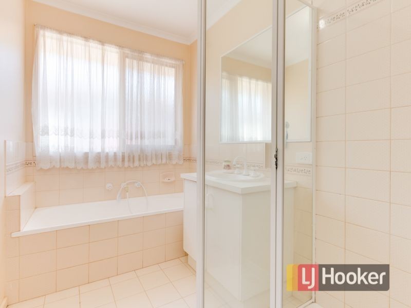 11 Sharpe Court, Berwick VIC 3806