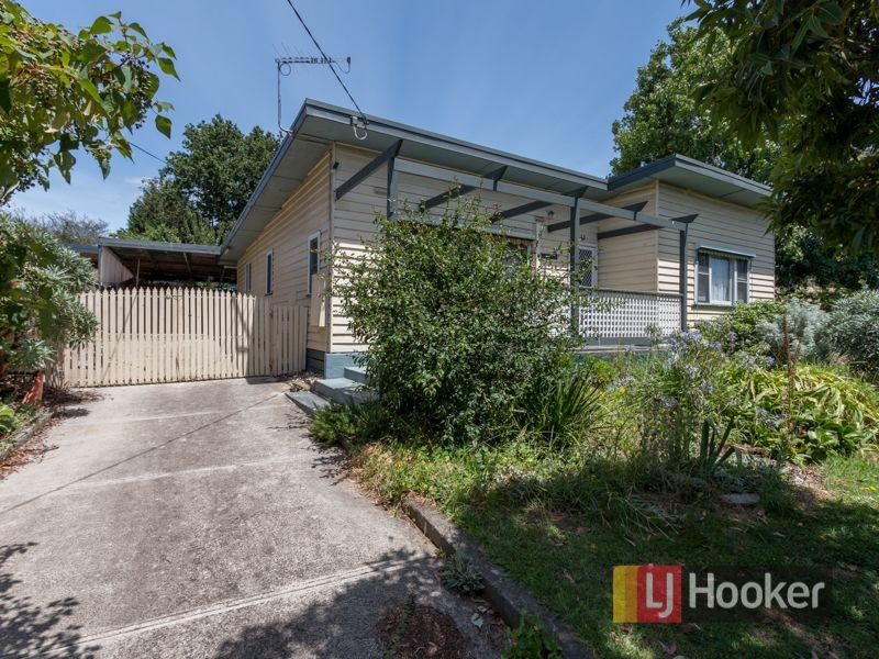 14 Adamson Road, Beaconsfield VIC 3807