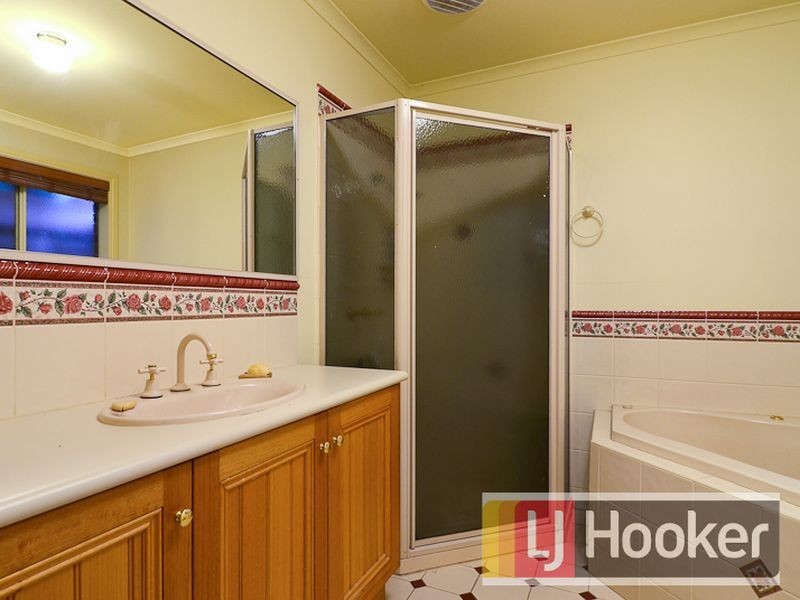 8 Liverpool Court, Narre Warren South VIC 3805