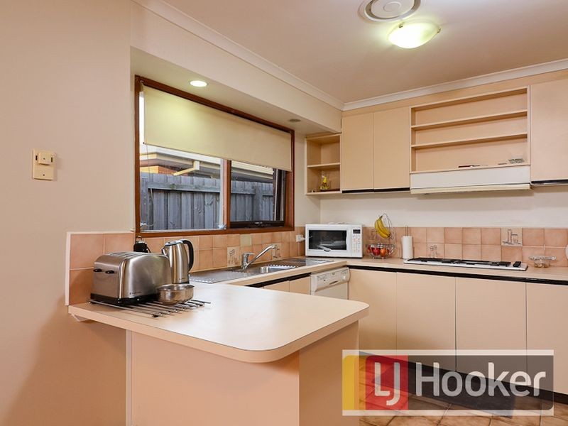 4 Corran Court, Endeavour Hills VIC 3802