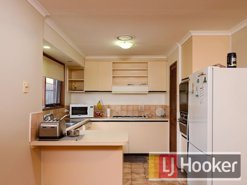 4 Corran Court, Endeavour Hills VIC 3802