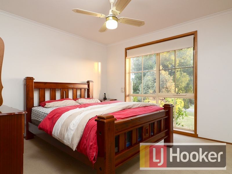 4 Corran Court, Endeavour Hills VIC 3802