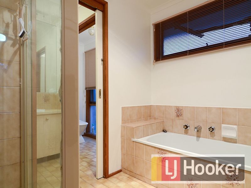 4 Corran Court, Endeavour Hills VIC 3802