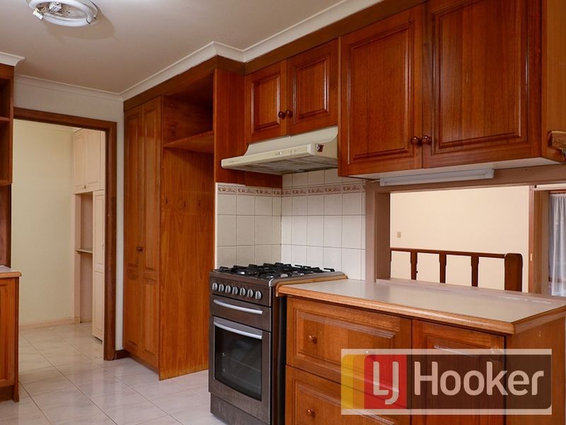 49 Saxonwood Drive, Narre Warren VIC 3805