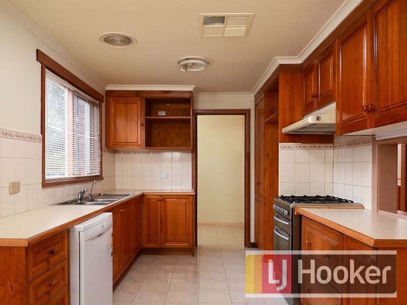 49 Saxonwood Drive, Narre Warren VIC 3805