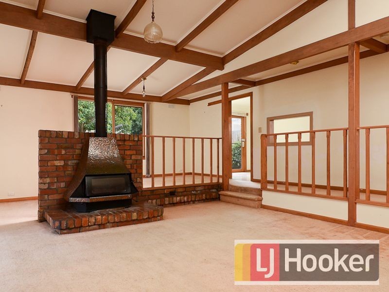 49 Saxonwood Drive, Narre Warren VIC 3805