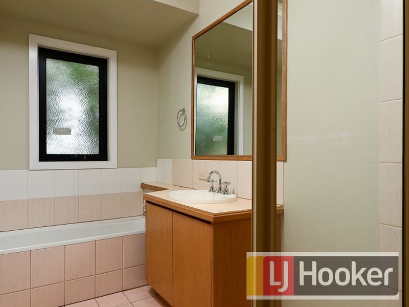 49 Saxonwood Drive, Narre Warren VIC 3805