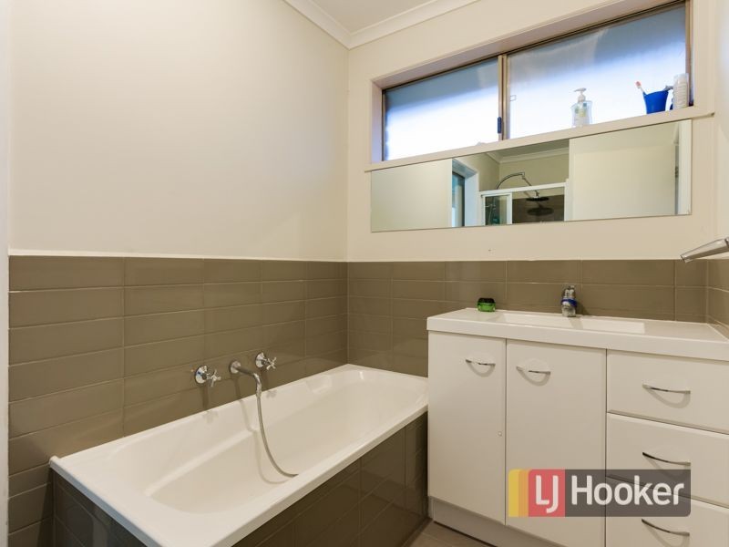 4 Chloe Court, Cranbourne West VIC 3977