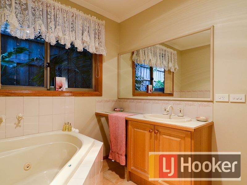 2 Matheson Court, Berwick VIC 3806