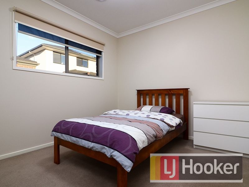 34 Chagall Parade, Clyde North VIC 3978