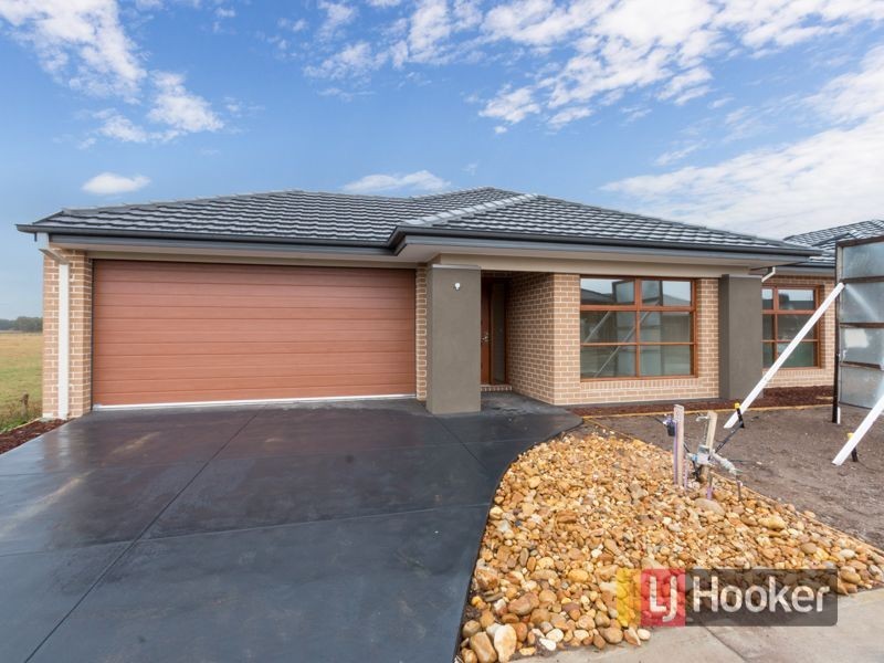 707 Romney Way, Clyde North VIC 3978
