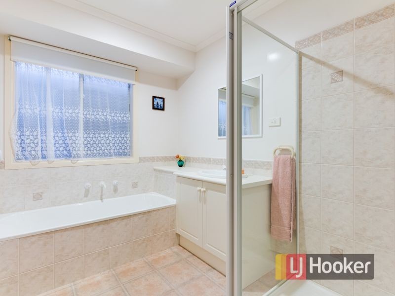 24 Maculata Drive, Cranbourne West VIC 3977