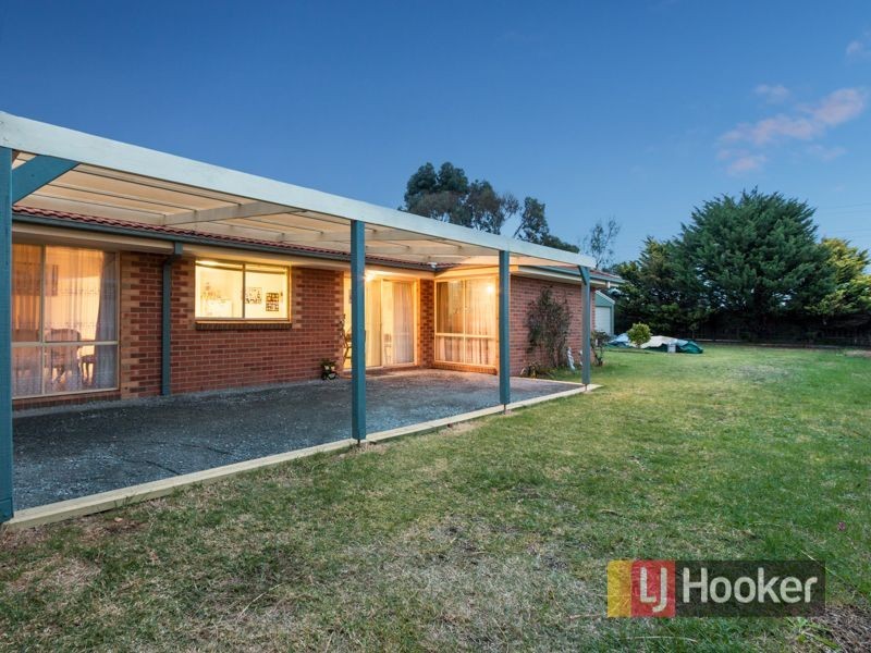 24 Maculata Drive, Cranbourne West VIC 3977