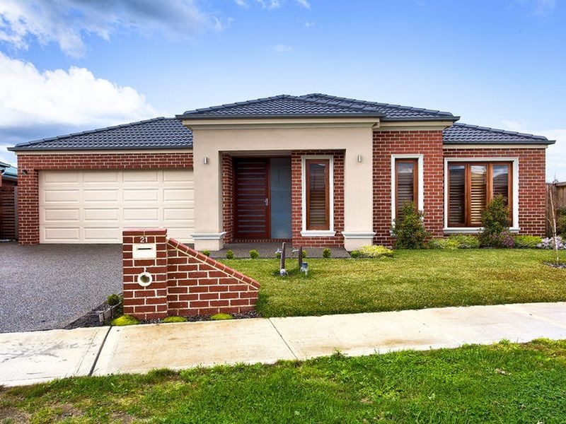 21 Faringdon Crescent, Cranbourne North VIC 3977