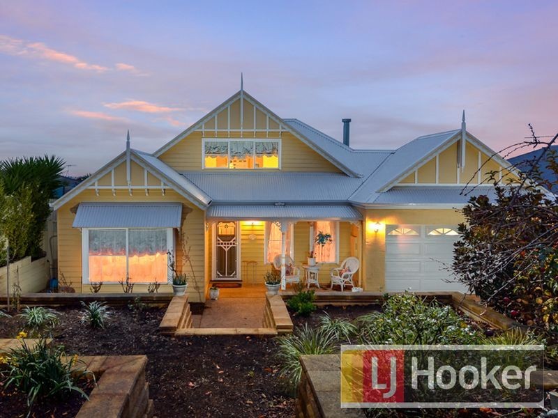 3 Cambridge Drive, Berwick VIC 3806