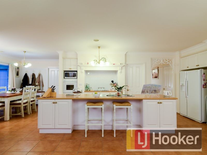 3 Cambridge Drive, Berwick VIC 3806